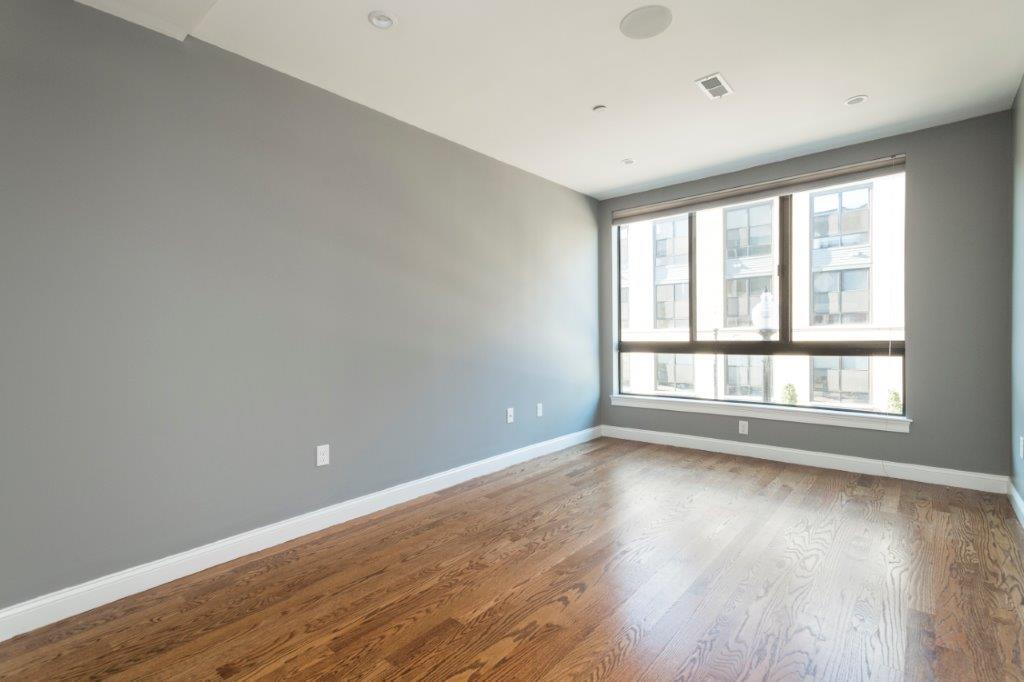 Building Photo - 289 D St