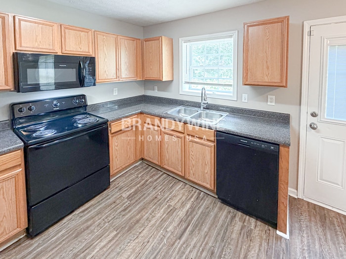 Building Photo - 7132 Bowie Dr
