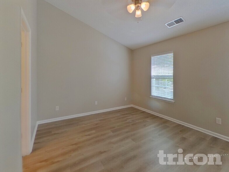 Building Photo - 929 Corvus Ct