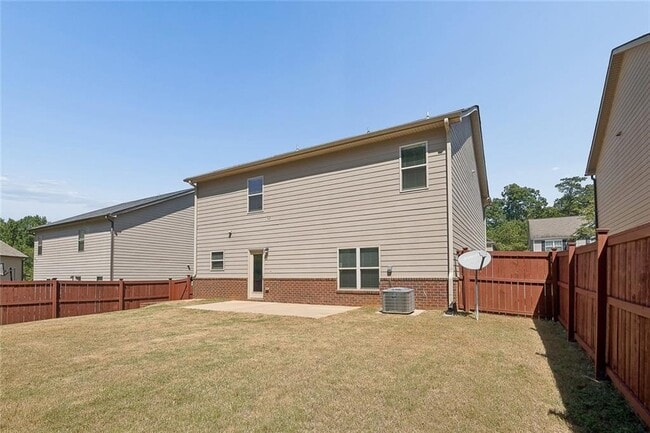 Building Photo - 462 Fredrick Dr