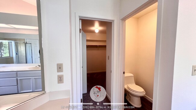 Building Photo - 303 Sutton Cir