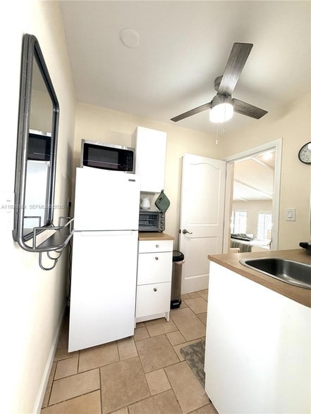 Building Photo - 1625 SW 101st Ave