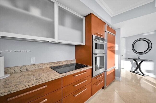 Building Photo - 1830 S Ocean Dr