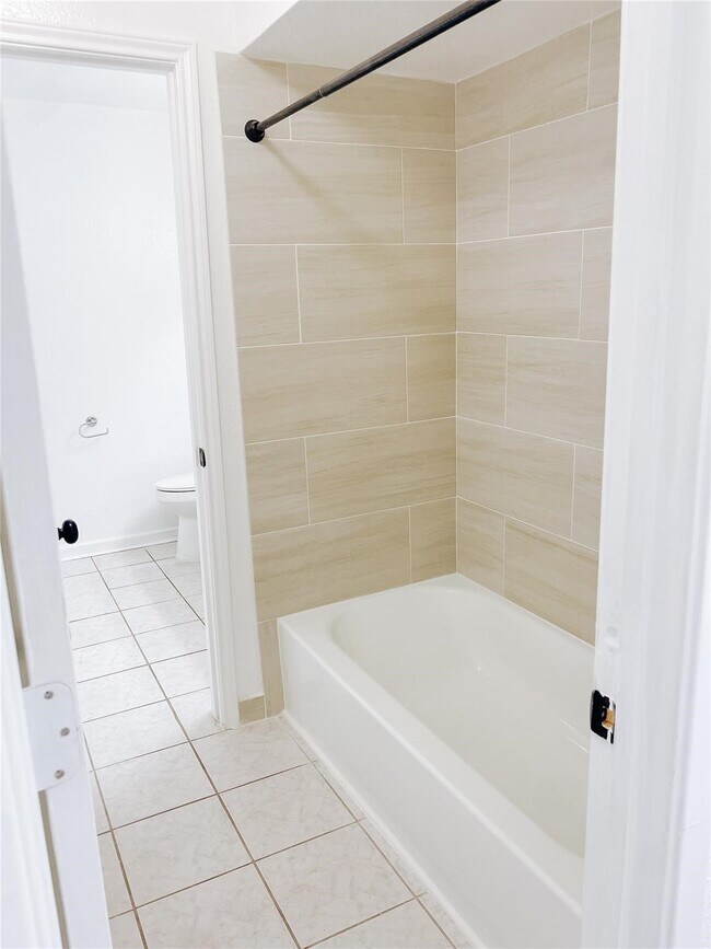 Building Photo - 14555 Wunderlich Dr