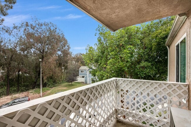 Building Photo - Cozy 1 Bed, 1 Bath Condo in Mira Mesa w/ Off-Street Parking!