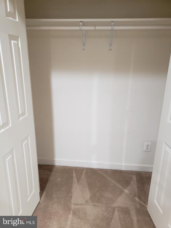 Building Photo - 2707 Hollywell Ct