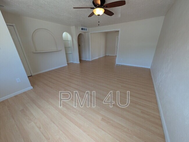 Building Photo - 4225 Penelope Pl NE