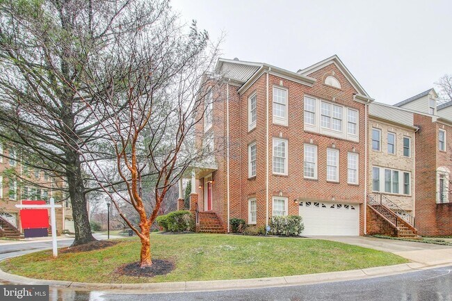 Building Photo - 9700 Whitley Park Pl