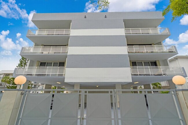 Building Photo - 468 Golden Isles Dr