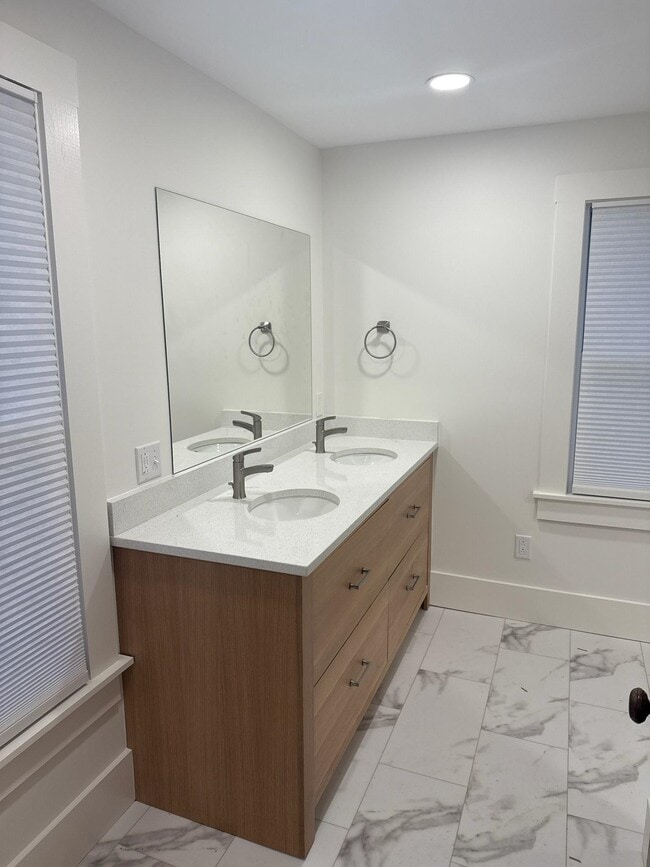 Building Photo - 282 Highland Ave