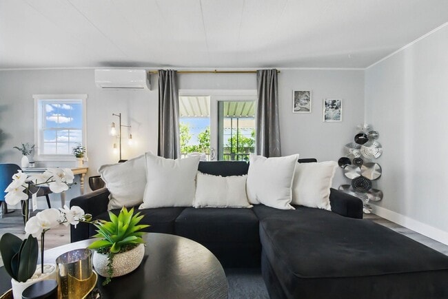 Building Photo - Highly Desirable Double Wide 55+ Home in Rancho Escondido!