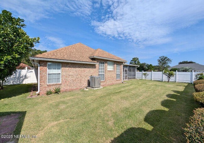 Building Photo - 2413 Cedar Trace Dr W