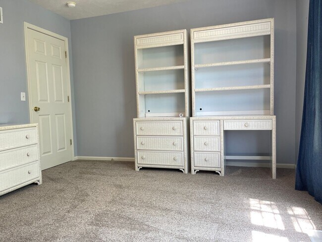 Building Photo - Beautiful 4 bed 2.5 bath 3000+sq ft