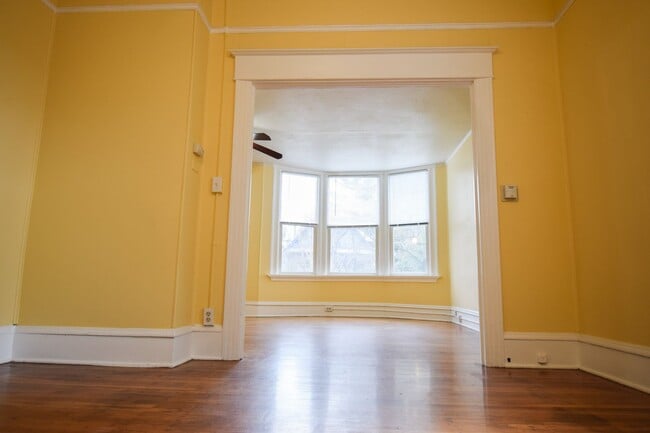 Building Photo - CLE-4637