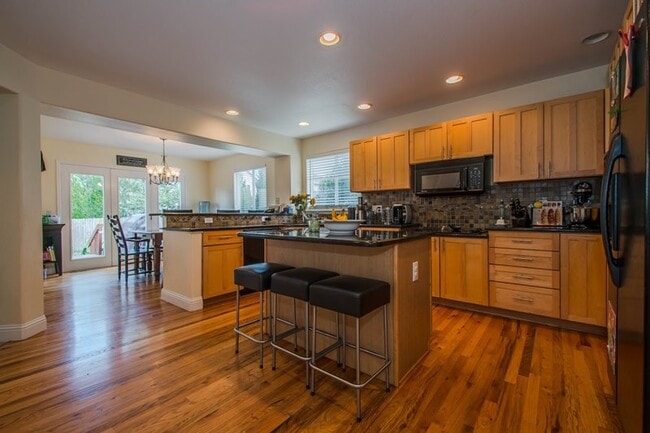 Building Photo - 7765 Lebrun Ct