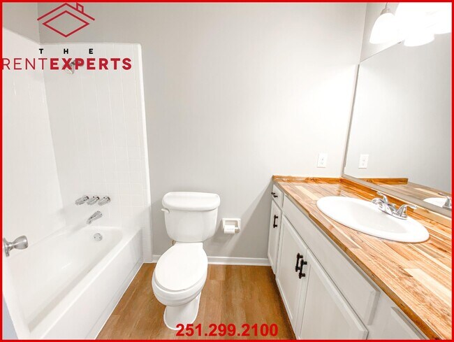 Building Photo - 1075 Seven Hills Curve S