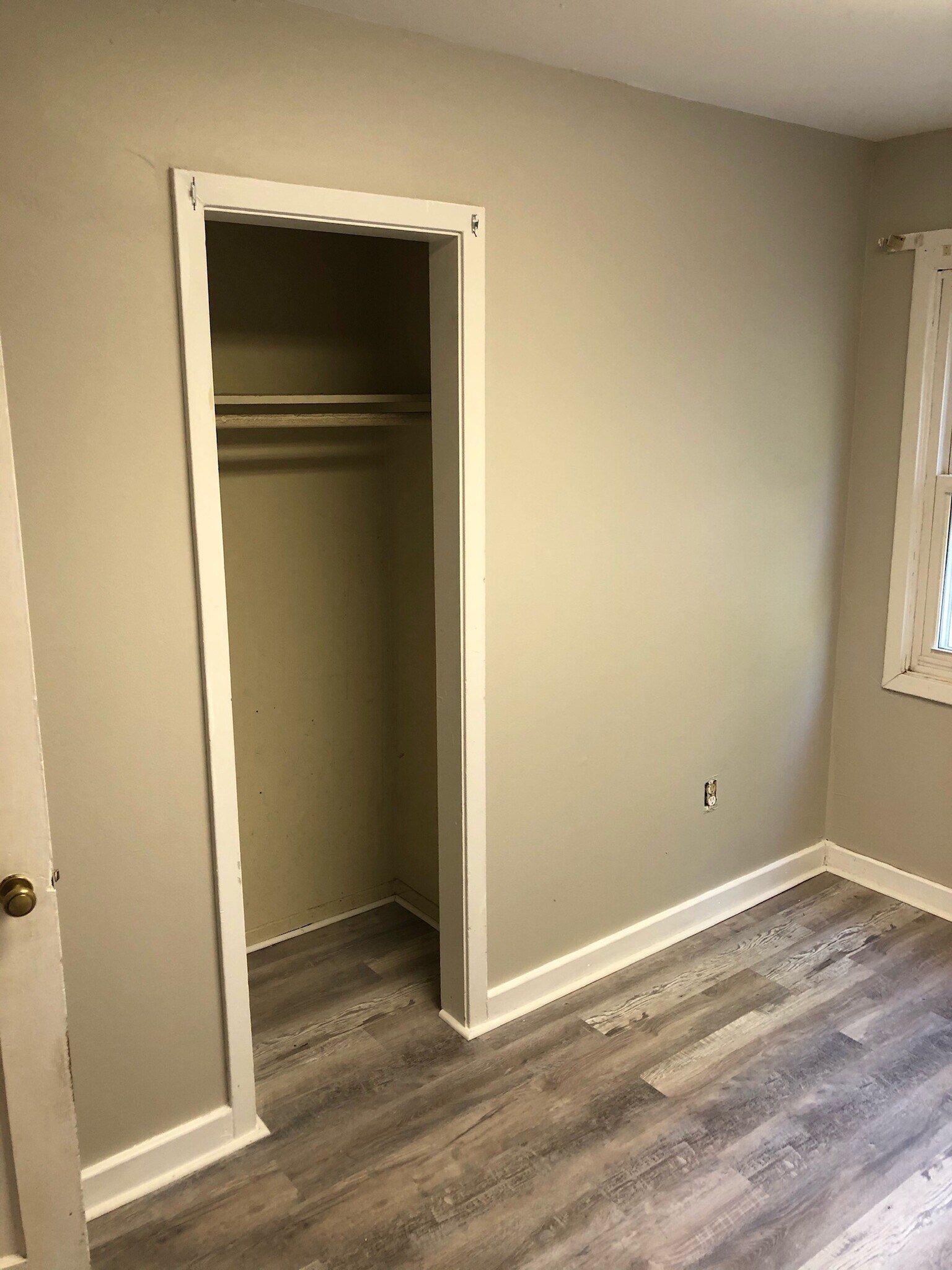 Building Photo - 4515 Elmhurst