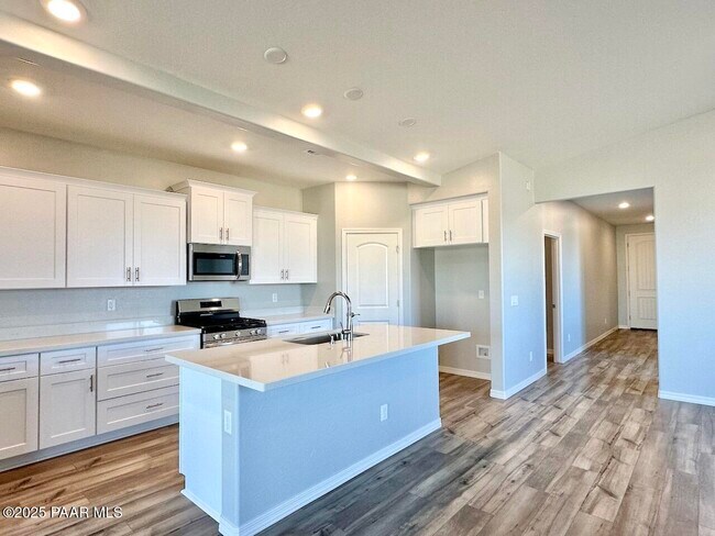 Building Photo - 7701 E Fieldstone Dr