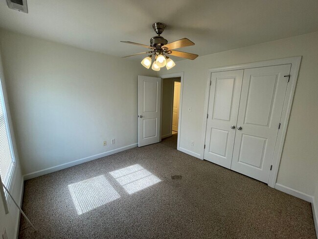 Building Photo - Bright and Welcoming 2-Story Retreat, Steps From the Ocean!