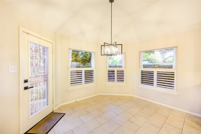 Building Photo - 1231 Parkhaven Ln