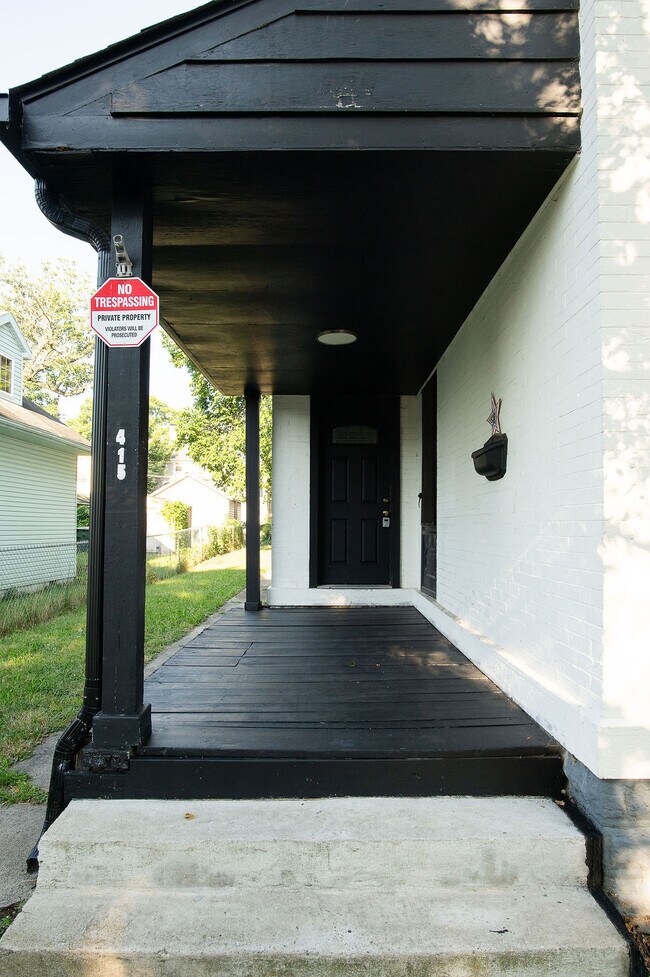 Building Photo - 415 Brightwood Ave