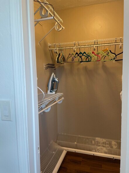 Master Closet - 1001 SE 16th St