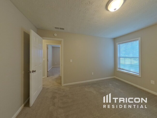 Building Photo - 1206 Oakland Dr