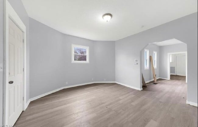 Building Photo - 2056 W 95th St