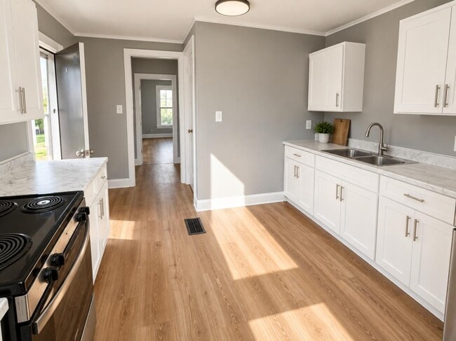 Building Photo - 708 Covington Ave