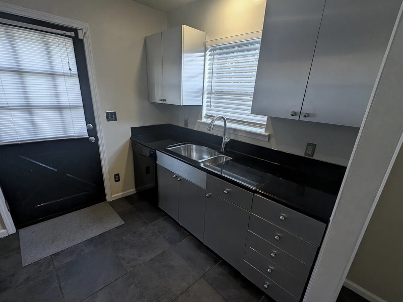 Building Photo - 1025 Brookhurst Dr