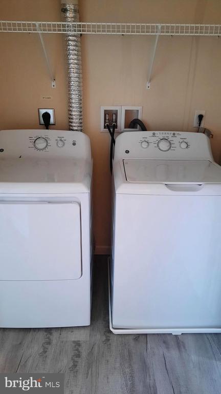 Building Photo - 1029 Admiral's Quay Dr