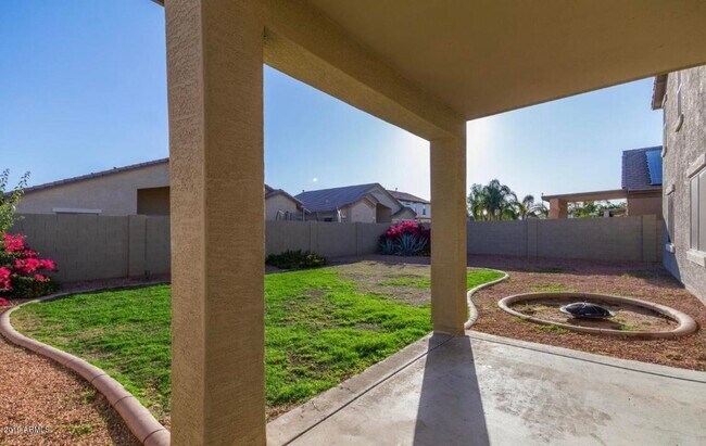 Building Photo - 18041 W Caribbean Ln