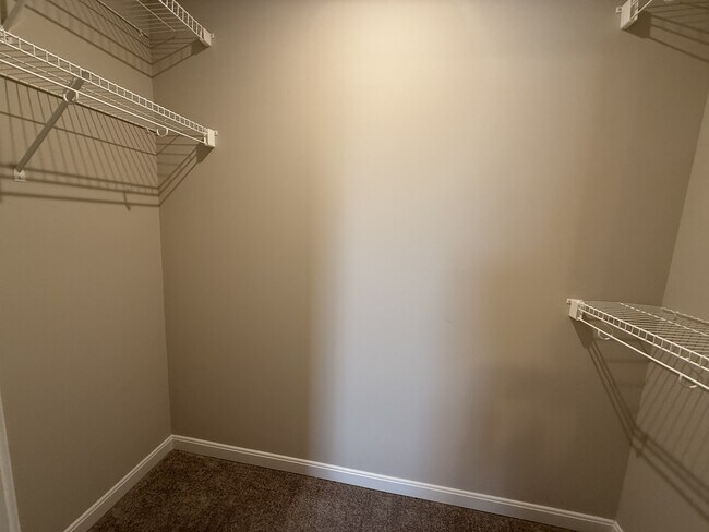 Building Photo - 6964 Briarcliff Ct