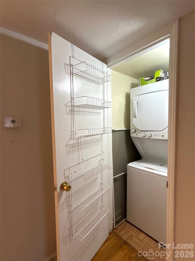 Building Photo - 926 Hollywood St