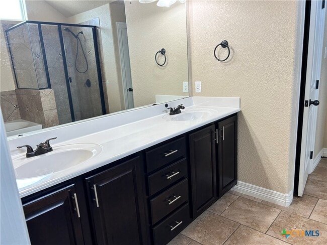 Building Photo - 1621 Rusty Spur Dr