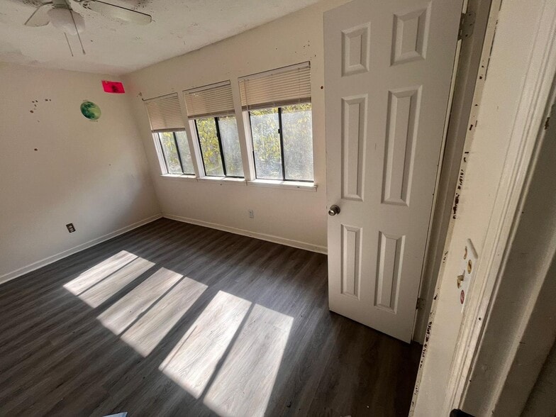 Building Photo - 7560 Taylor Rd