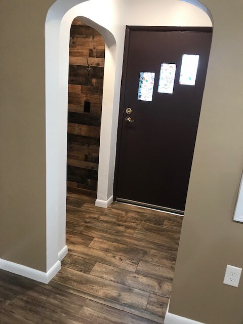 Building Photo - 915 1st St W