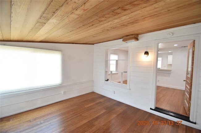 Building Photo - 4520 Burlington Ave N