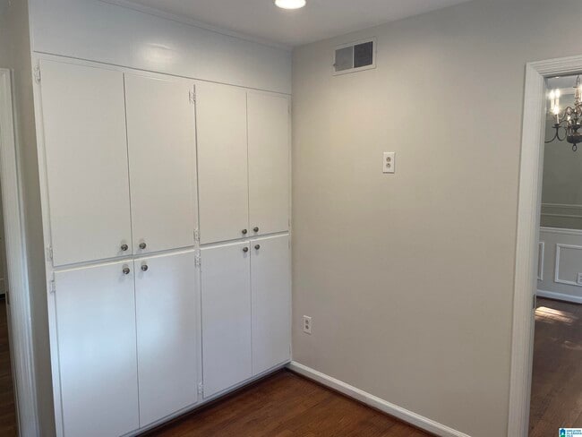 Building Photo - 3801 Rockbrook Cir