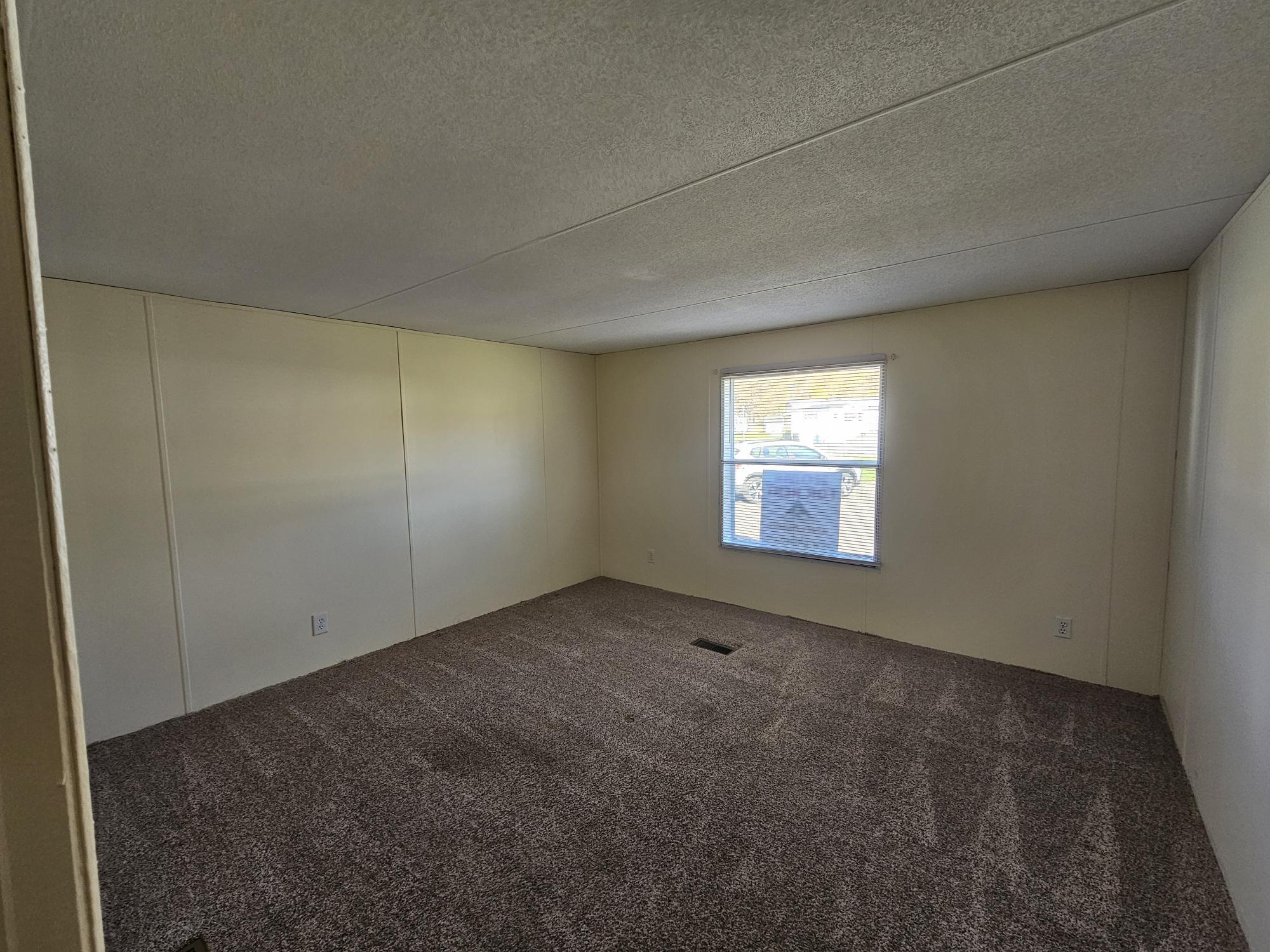 Building Photo - 243 Maverick Ln