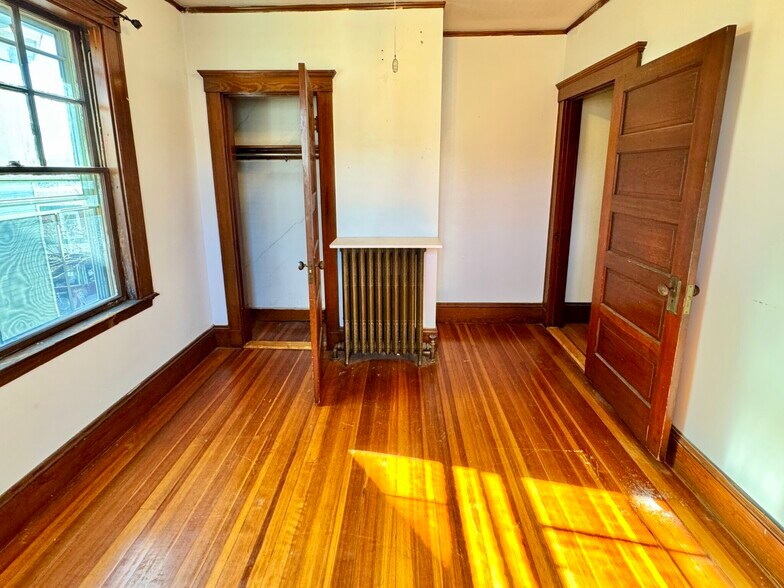 Building Photo - 28 Putnam Ave