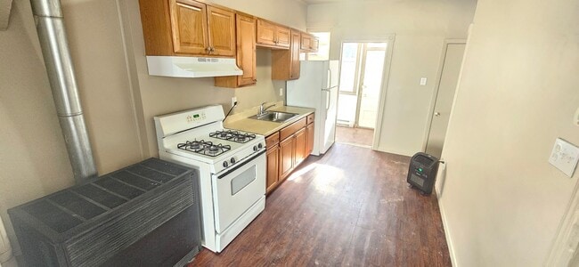 Building Photo - 3-Bedroom/1-Bathroom Home in Allentown