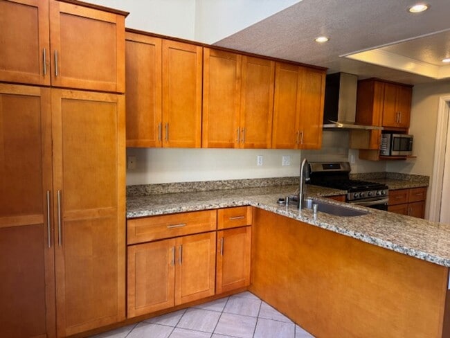 Building Photo - Beautiful updated 2 Story condo in Main Chance Estates w/attached 2 car garage!