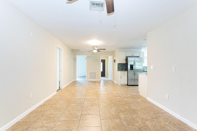 Building Photo - 169 Armadillo Way