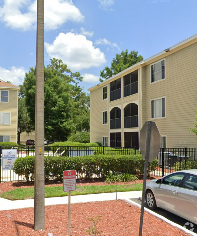 Building Photo - 3800 SW 20th Ave