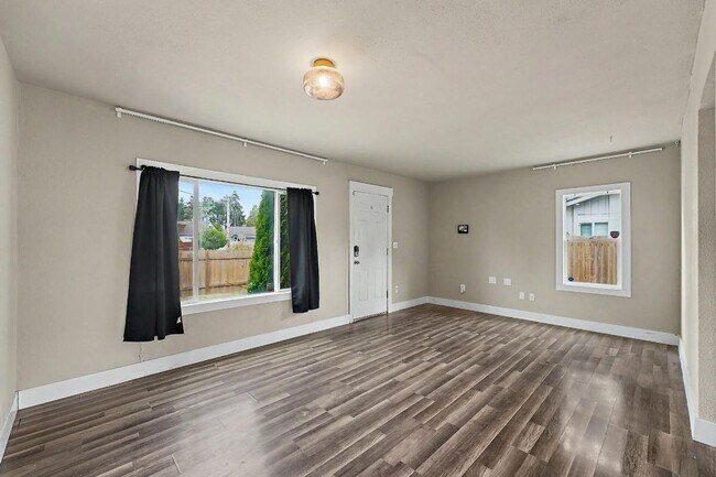 Building Photo - 14917 W Thorne Ln SW