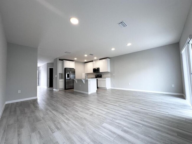 Building Photo - 14860 Harvest St