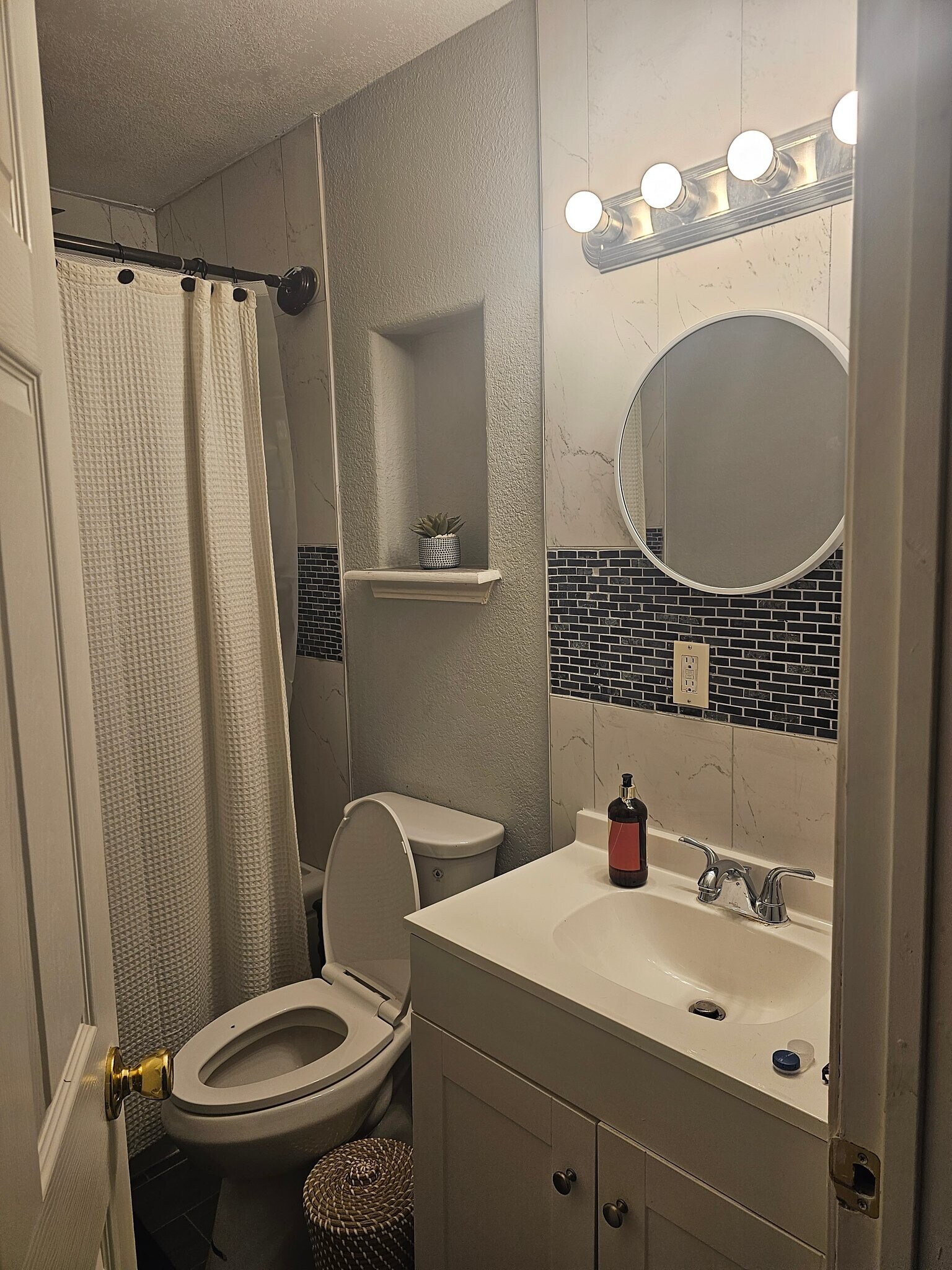 Building Photo - 7327 Placid Valley Dr