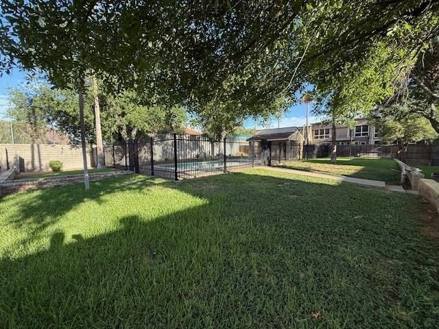 Building Photo - 10 Quadrangle Cir