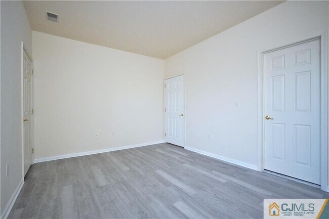 Building Photo - 636 St Andrews Pl